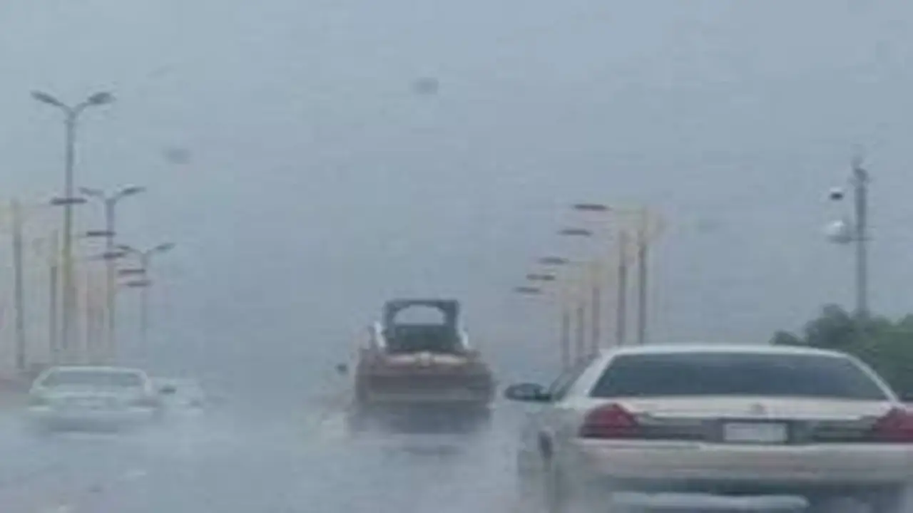 أرصاد تتوقع أمطاراً ورياحاً مثيرة للأتربة تضرب محافظات مصر خلال الساعات القادمة